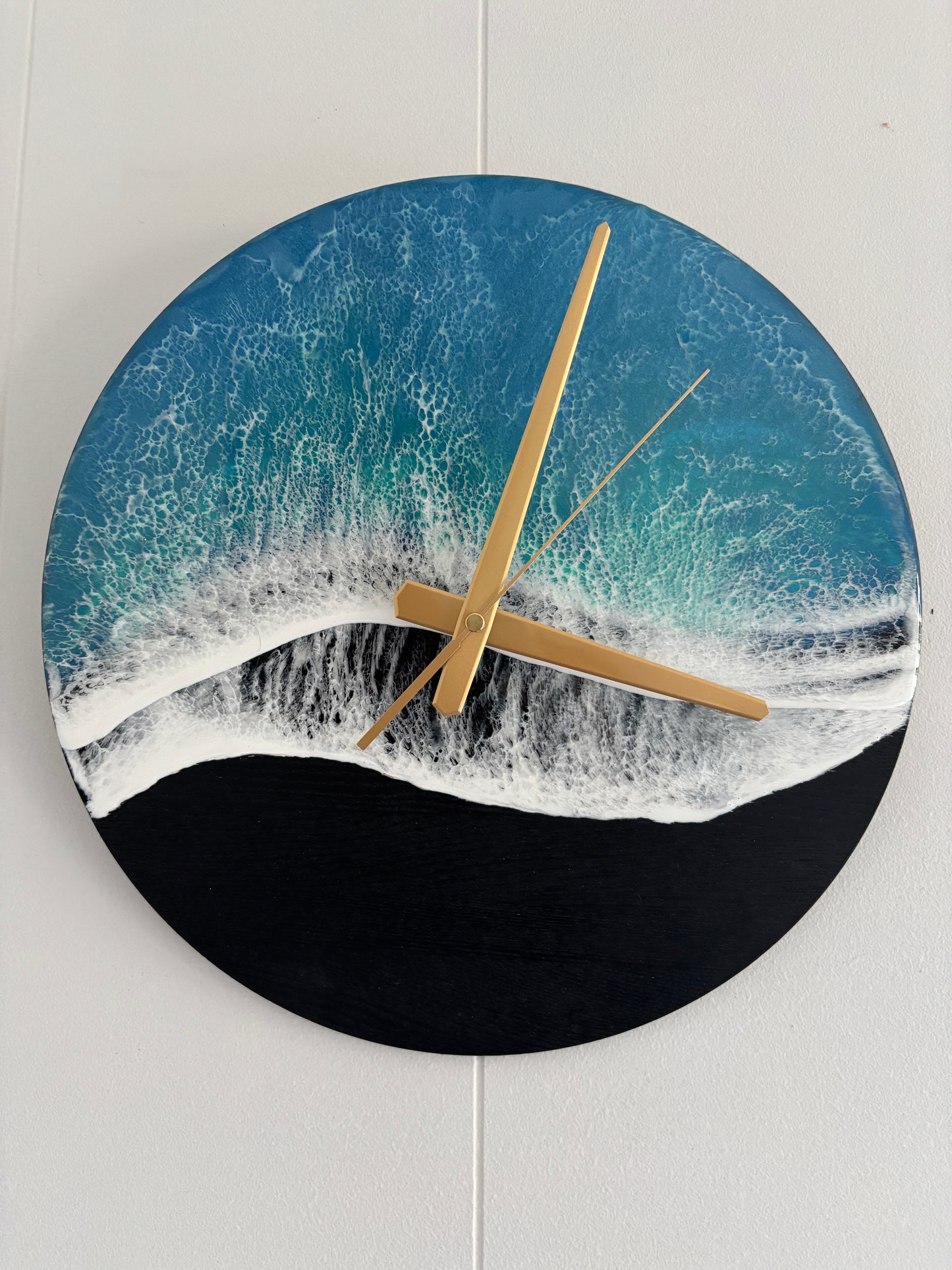 Resin Wave Clocks
